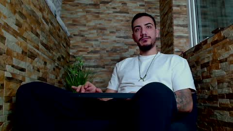 Snapshot of andrewbanner chatting on January 28, 2025, 4:39 am MasterRomania online show from January 28, 2025, 4:39 am