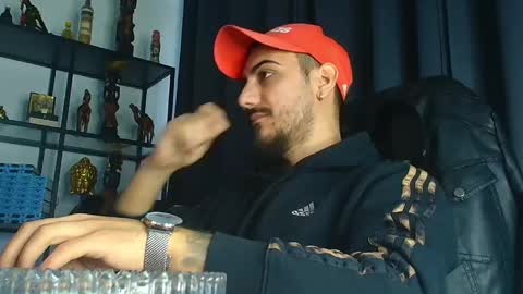 Snapshot of andrewbanner chatting on February 18, 2025, 5:42 am MasterRomania online show from February 18, 2025, 5:42 am
