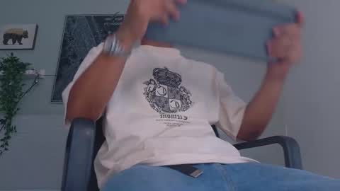 Snapshot of andrewkenoxx_ chatting on February 14, 2026, 7:32 pm ANDREW KENNOXX online show from February 14, 2026, 7:32 pm