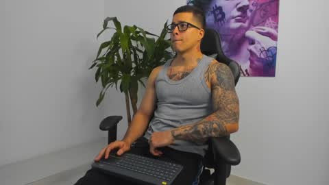 andrewmaterazzi online show from March 9, 2025, 10:52 pm