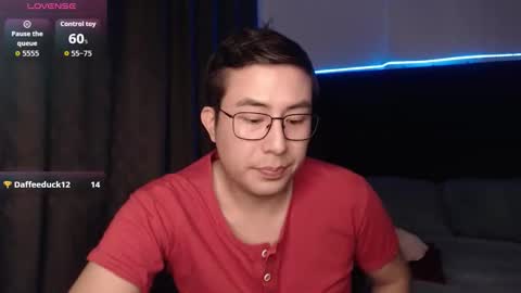 andrewmhilton_ online show from November 30, 2025, 6:06 am