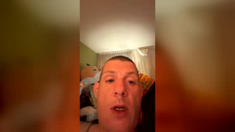 Snapshot of andrewmkespo chatting on July 20, 2026, 1:42 am andrewmkespo online show from July 20, 2026, 1:42 am