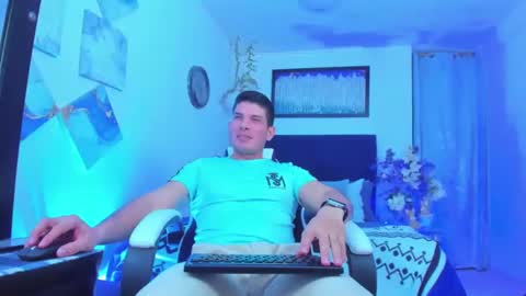 Snapshot of andrewstelee chatting on February 26, 2025, 2:59 am andrewstelee online show from February 26, 2025, 2:59 am