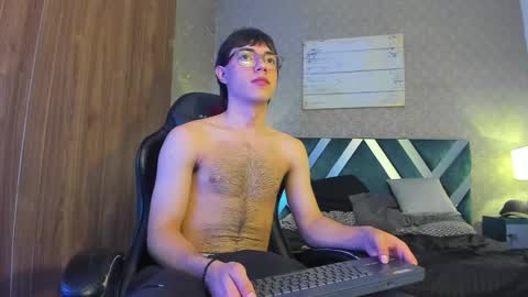 AndreW White online show from December 10, 2024, 9:33 pm