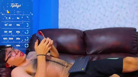 AndreW White online show from March 7, 2025, 6:43 pm