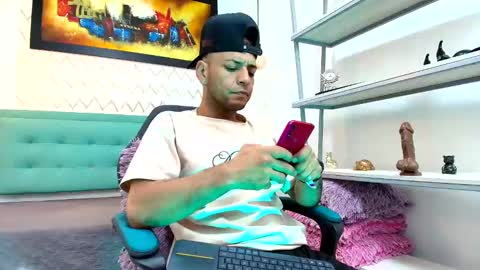 Snapshot of andrey_u92 chatting on January 26, 2025, 10:46 pm online show from January 26, 2025, 10:46 pm