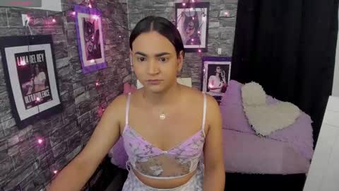 Snapshot of andrys_hot chatting on December 21, 2025, 4:19 am Andrys online show from December 21, 2025, 4:19 am