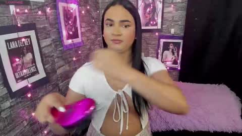 Snapshot of andrys_hot chatting on January 5, 2026, 10:46 pm Andrys online show from January 5, 2026, 10:46 pm