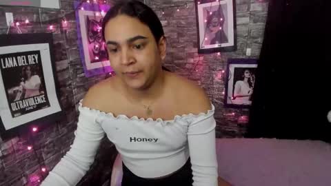 Snapshot of andrys_hot chatting on March 4, 2026, 11:49 am Andrys online show from March 4, 2026, 11:49 am