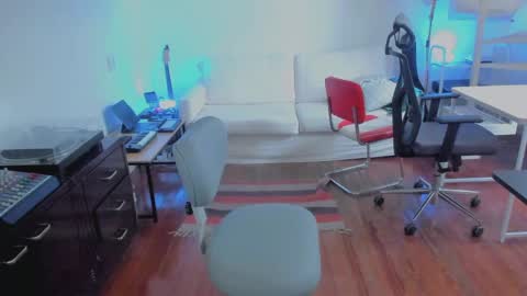 Andrew online show from September 23, 2025, 3:37 pm