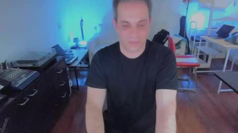 Andrew online show from October 3, 2025, 7:11 pm