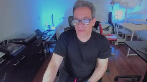 Andrew online show from October 5, 2025, 4:11 am