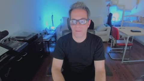 Snapshot of andy0pandi chatting on December 21, 2025, 9:55 pm Andrew online show from December 21, 2025, 9:55 pm