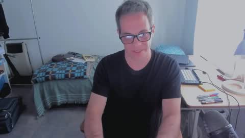 Snapshot of andy0pandi chatting on January 9, 2026, 7:37 pm Andrew online show from January 9, 2026, 7:37 pm