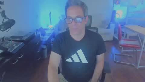 Snapshot of andy0pandi chatting on February 6, 2026, 11:57 am Andrew online show from February 6, 2026, 11:57 am