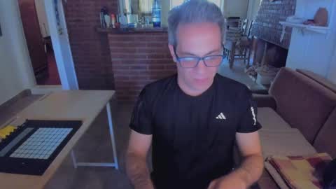 Snapshot of andy0pandi chatting on February 20, 2026, 3:45 pm Andrew online show from February 20, 2026, 3:45 pm