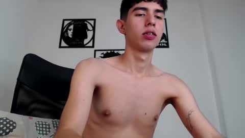 andy19_hot online show from December 18, 2024, 2:53 am