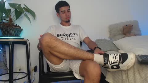 Snapshot of andy_0018 chatting on December 6, 2024, 8:40 pm Andy online show from December 6, 2024, 8:40 pm