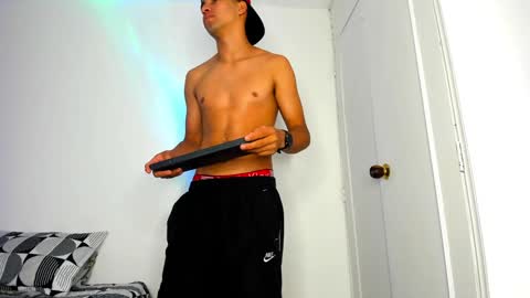 Snapshot of andy_0018 chatting on January 25, 2025, 8:21 am Andy online show from January 25, 2025, 8:21 am