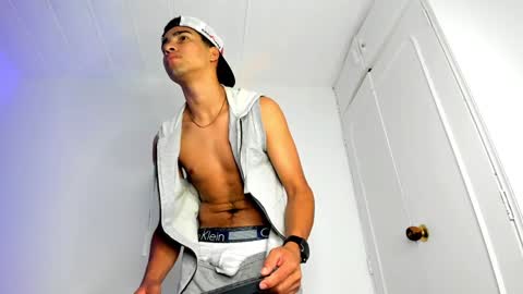 Snapshot of andy_0018 chatting on January 28, 2025, 7:11 am Andy online show from January 28, 2025, 7:11 am