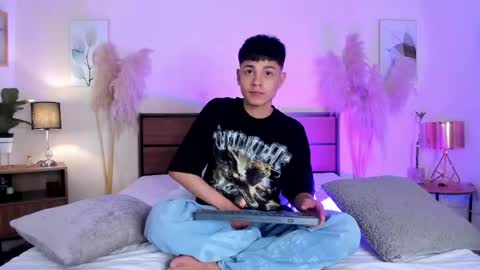 Andy online show from May 25, 2026, 5:08 pm
