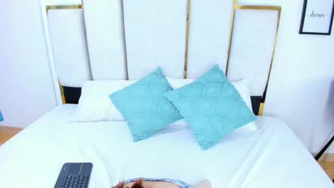 Andy bluee  online show from February 28, 2025, 7:15 am