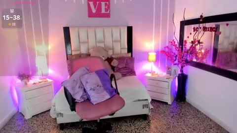 Andrea online show from December 2, 2025, 1:28 pm