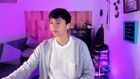 Snapshot of andy_guez_11 chatting on December 7, 2024, 9:50 am andy_guez_11 online show from December 7, 2024, 9:50 am