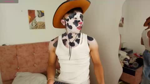 andy_justgame online show from November 1, 2025, 3:52 am