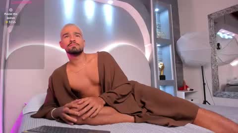 Snapshot of andy_legrand chatting on March 16, 2026, 12:20 pm andy_legrand online show from March 16, 2026, 12:20 pm