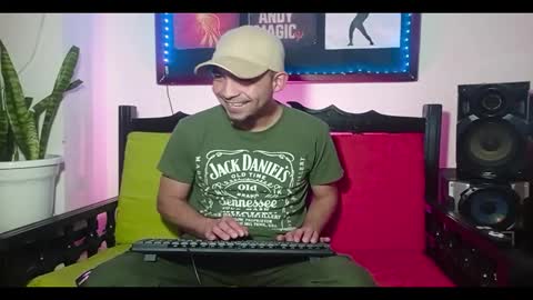andy_magic_ online show from November 23, 2025, 4:12 am