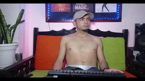 andy_magic_ online show from November 25, 2025, 1:49 am