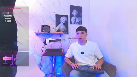 Snapshot of andy_miller5 chatting on April 14, 2026, 9:32 pm ANDY online show from April 14, 2026, 9:32 pm