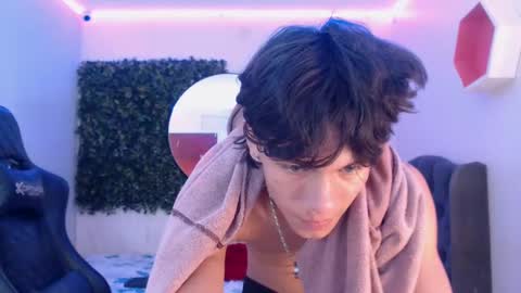 andyanddant online show from March 12, 2025, 4:02 pm