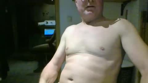 Snapshot of andybayern chatting on December 15, 2025, 5:28 pm andybayern online show from December 15, 2025, 5:28 pm