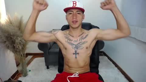 andyderek1 online show from December 17, 2025, 11:16 am