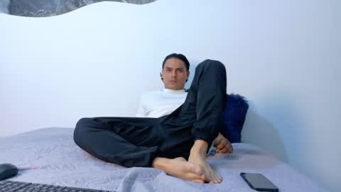 Snapshot of andyhot__ chatting on April 25, 2026, 12:08 pm andyhot__ online show from April 25, 2026, 12:08 pm