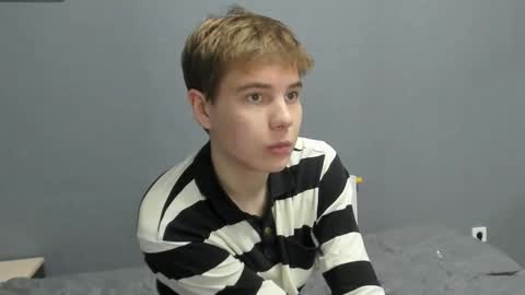 Snapshot of andyjey_ chatting on November 19, 2025, 10:10 pm Mandy and Andy online show from November 19, 2025, 10:10 pm