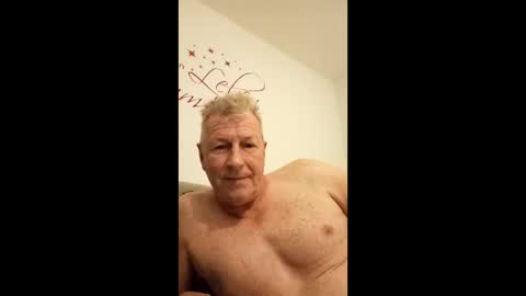 andyk1704 online show from December 17, 2025, 5:35 am