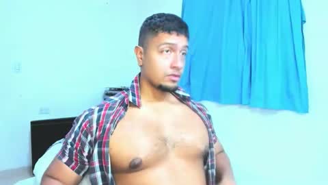 Snapshot of andylemonda chatting on November 27, 2025, 1:13 pm andylemonda online show from November 27, 2025, 1:13 pm