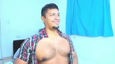 Snapshot of andylemonda chatting on December 20, 2025, 1:29 pm andylemonda online show from December 20, 2025, 1:29 pm