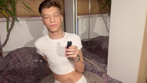 AndyTwinkkk online show from January 25, 2025, 2:36 pm