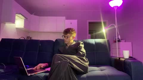 AndyTwinkkk online show from June 1, 2026, 6:42 pm