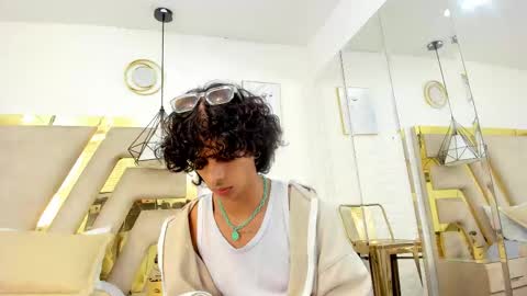 andyxibrat online show from November 18, 2025, 7:07 pm