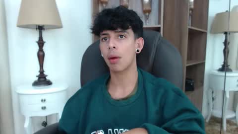 andyxibrat online show from March 18, 2026, 4:32 pm