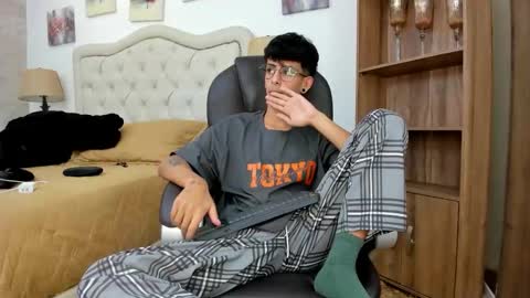 andyxibrat online show from May 21, 2026, 6:59 pm