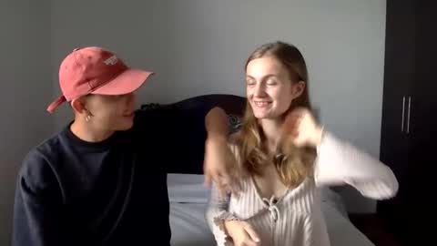 Snapshot of andyzuzka chatting on February 8, 2026, 6:55 pm andyzuzka online show from February 8, 2026, 6:55 pm