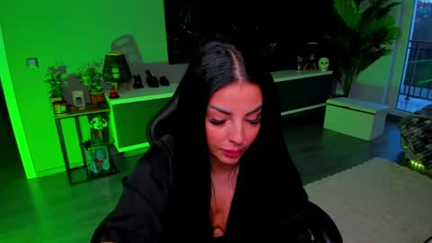 Snapshot of anemariejolie chatting on April 9, 2026, 4:45 pm Anne online show from April 9, 2026, 4:45 pm