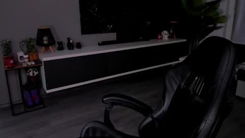 Snapshot of anemariejolie chatting on July 13, 2026, 7:16 pm Anne online show from July 13, 2026, 7:16 pm