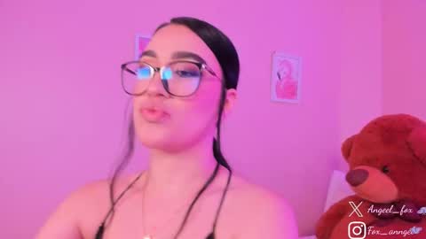 Snapshot of angeel_fox chatting on January 9, 2026, 3:42 am Angel online show from January 9, 2026, 3:42 am